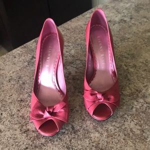 Gianni Bini pink peep toe pumps size 8